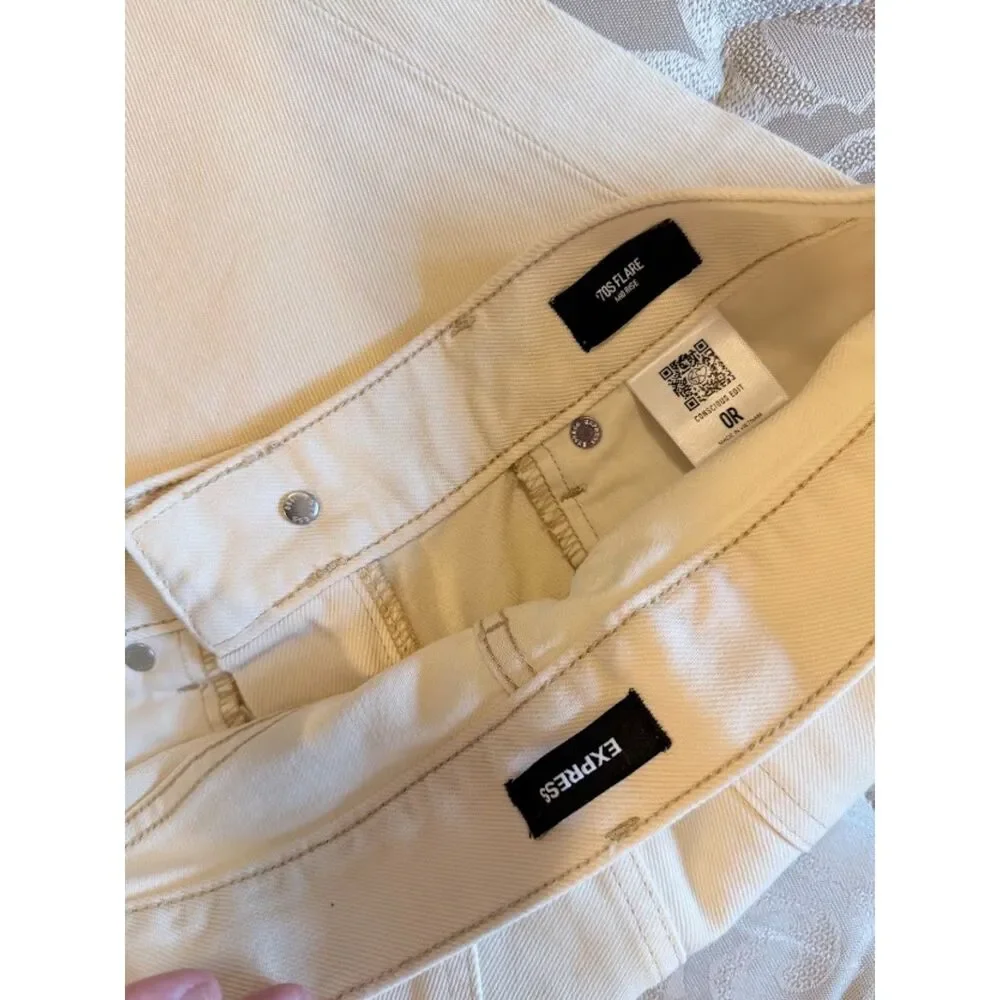 Express ‘70s Flare Mid Rise Jeans Size 0R – Cream White NWT Women’s